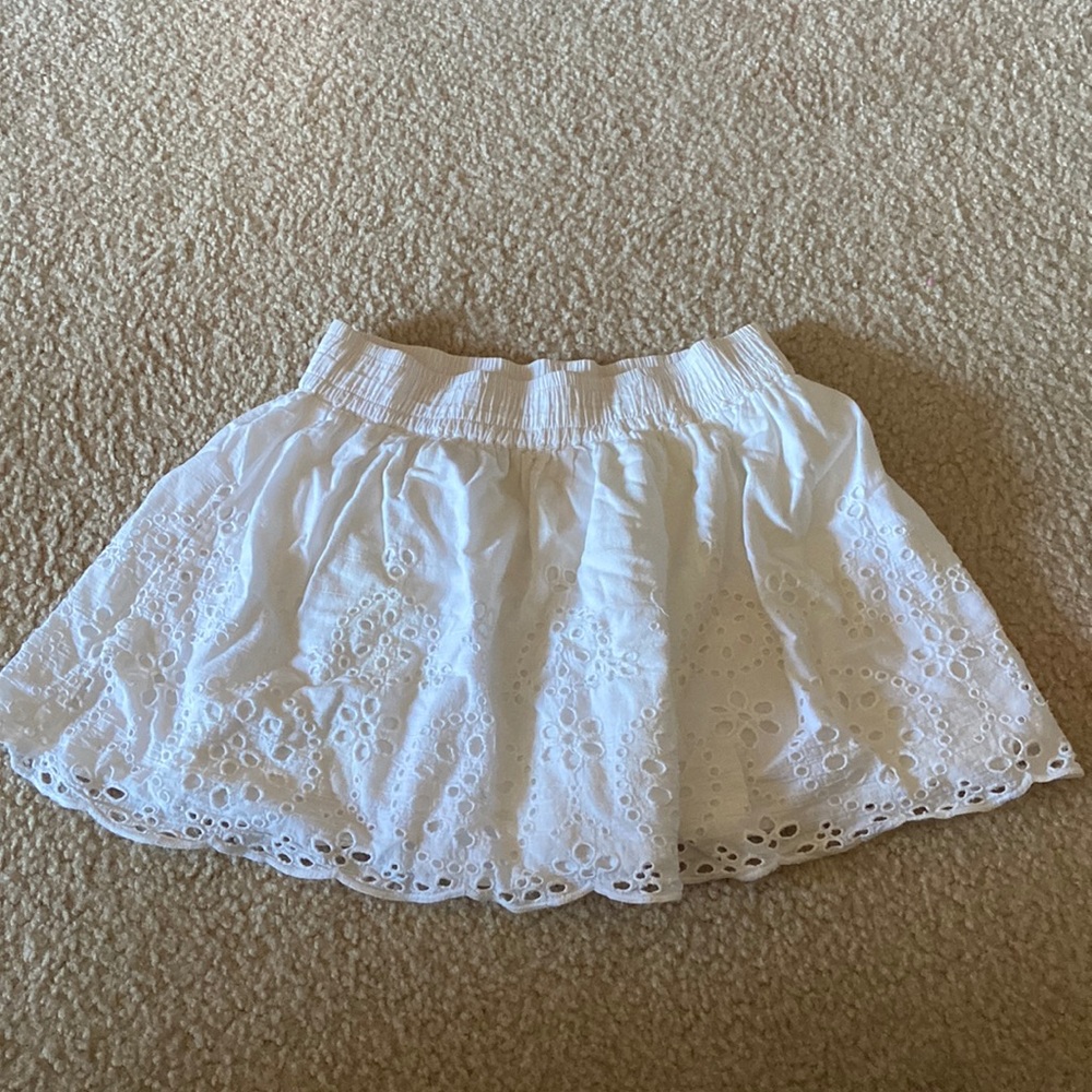 delia’s mini lace skirt
